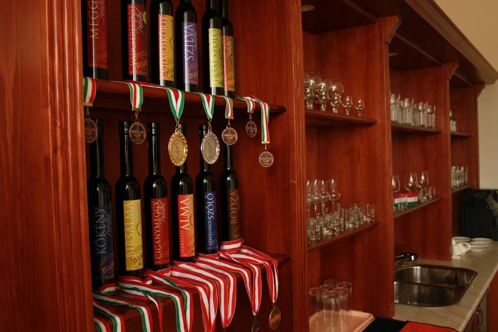 Tuzseri Palinka Tanya ภายนอก รูปภาพ