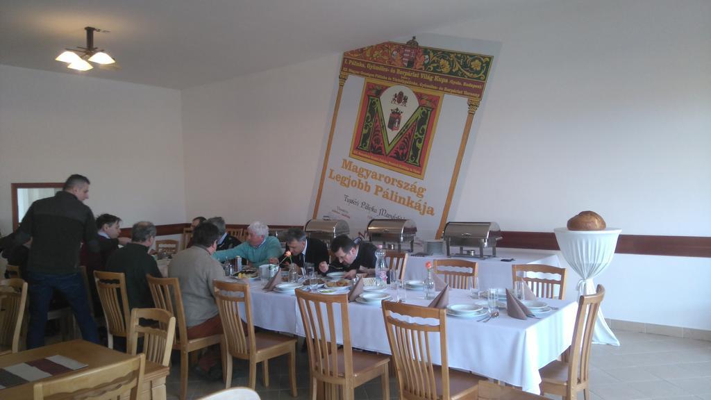Tuzseri Palinka Tanya ภายนอก รูปภาพ